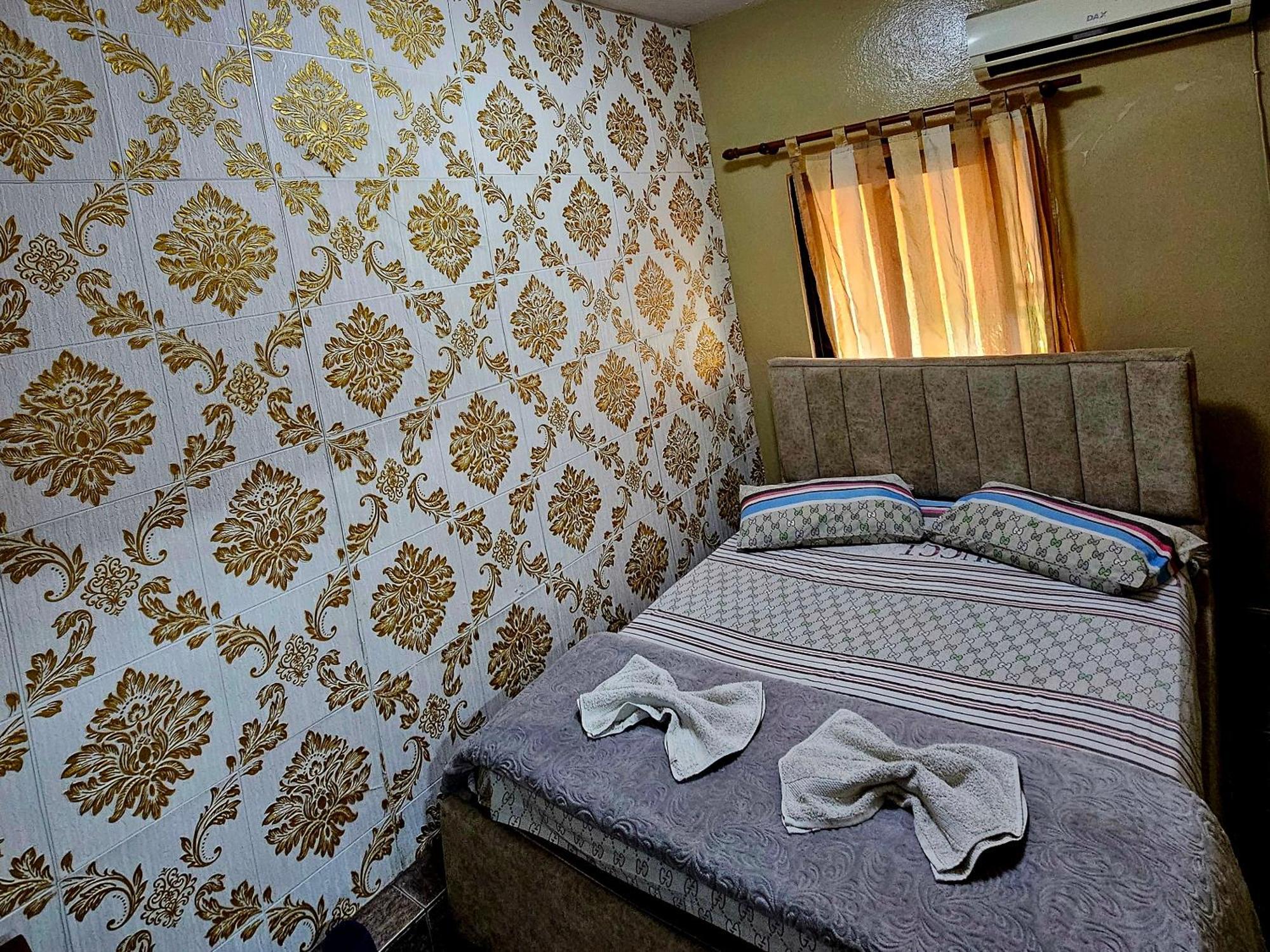Dafina Hotel Tirana Chambre photo
