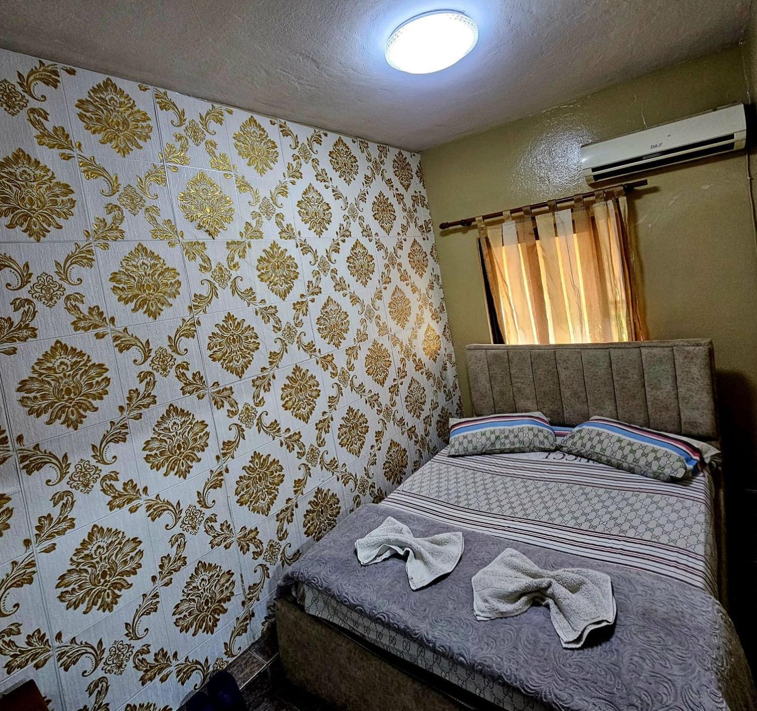 Dafina Hotel Tirana Extérieur photo