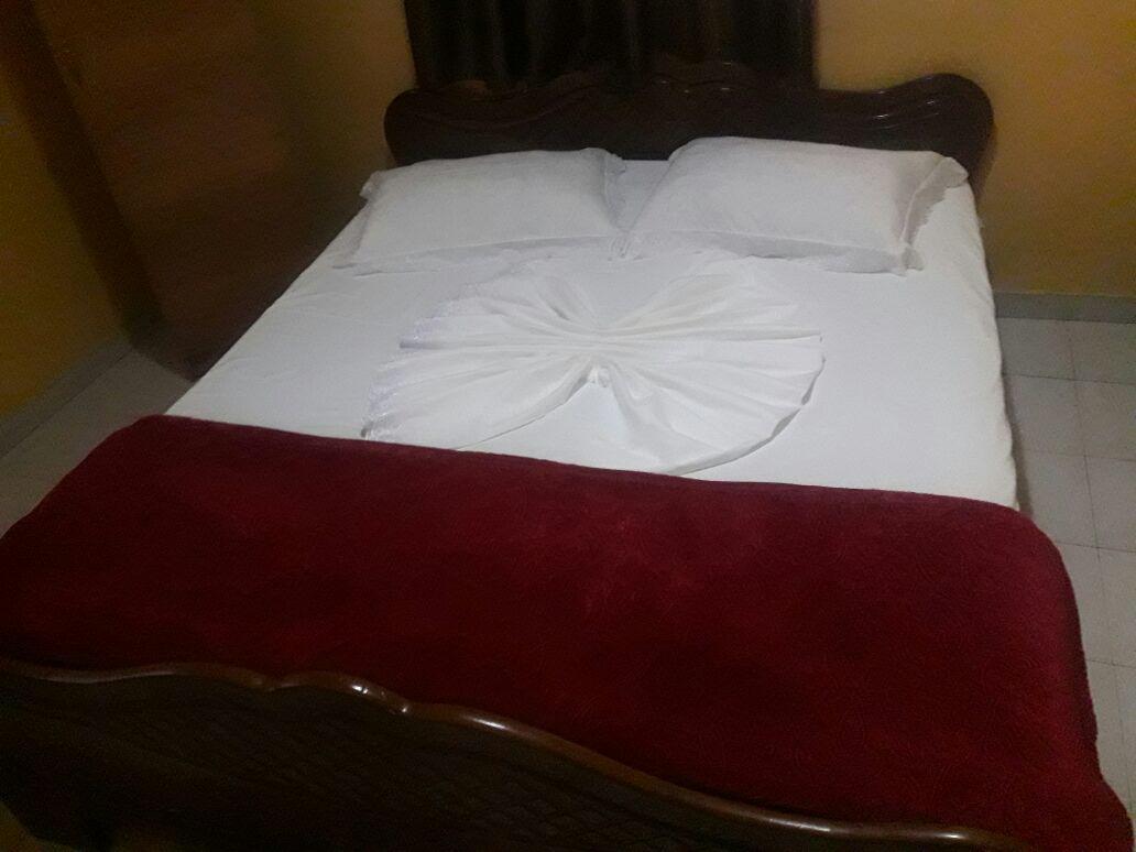 Dafina Hotel Tirana Extérieur photo
